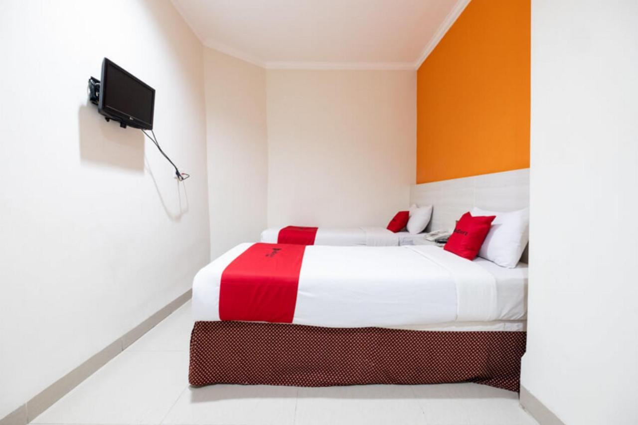 Reddoorz Plus @ Hotel Alden Macasar Exterior foto